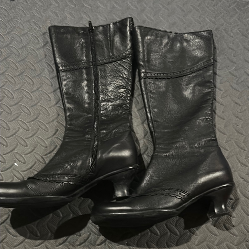 La Canadienne Black Leather Boots